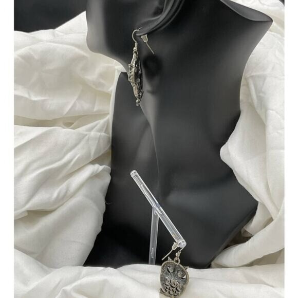 Silver Toned Owl Black Cabochon Eyes Earrings - Picture 4 of 6